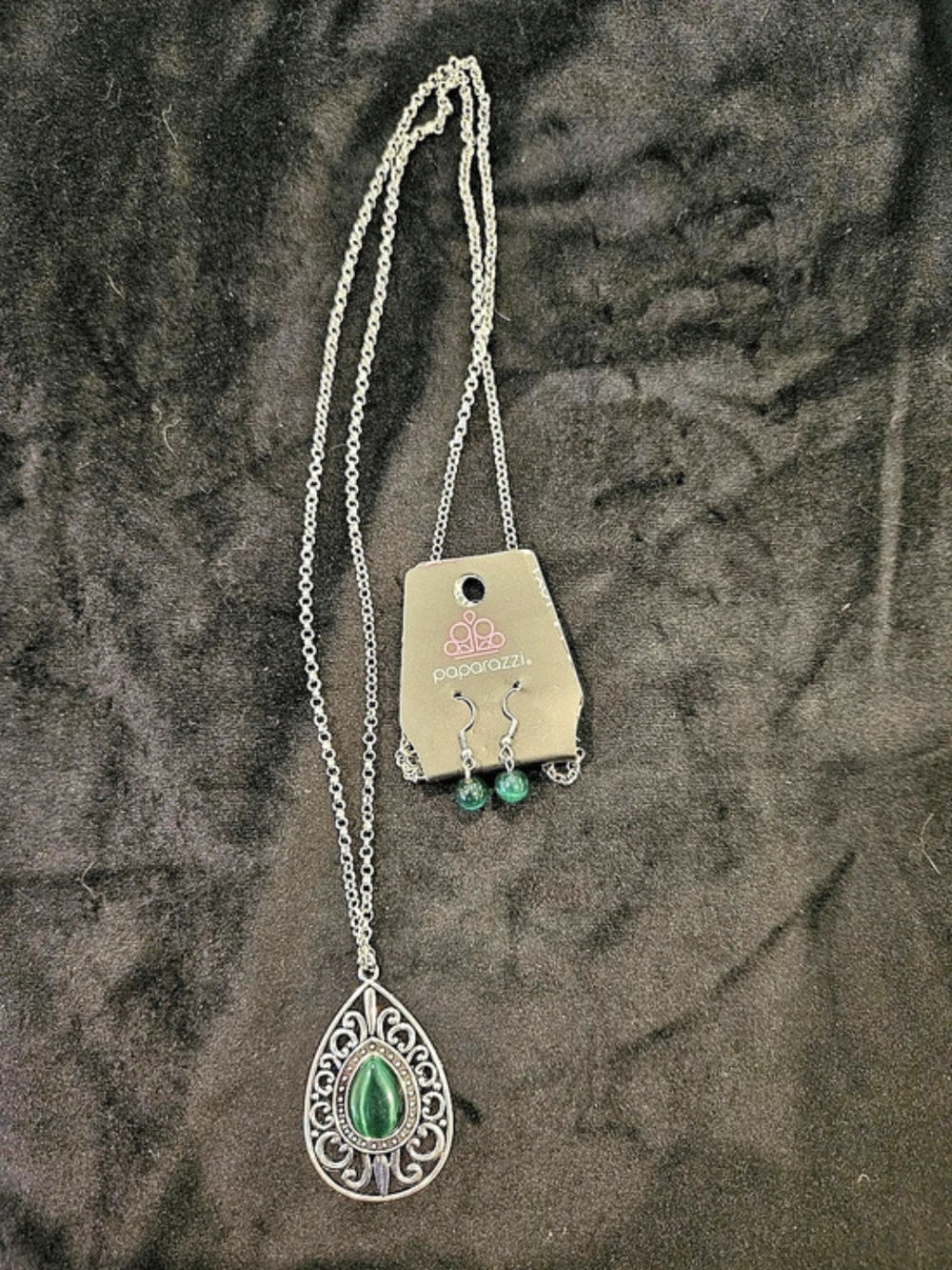 Paparazzi Enchanted Eden Green Stone Pendant Necklace Set